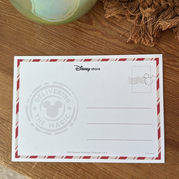 Disney 2024 Seasons Greetings Card #3 of 6 collection - Picture 2 of 2